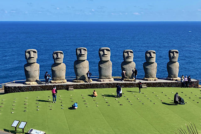 サンメッセ日南のモアイ像